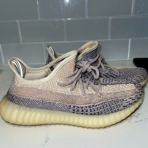 Yeezy Boost 350 V2 "Ash Pearl" sneakers